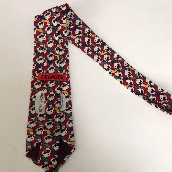 Peanuts Snoopy “Totally Cool” Joe Cool 100% Silk Tie  Made in USA - Picture 4 of 4